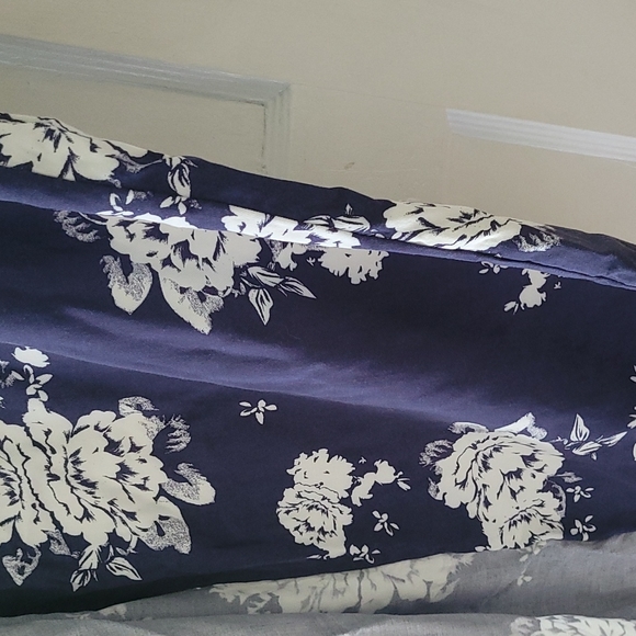 Maurice's floral wrap pants - Picture 6 of 7